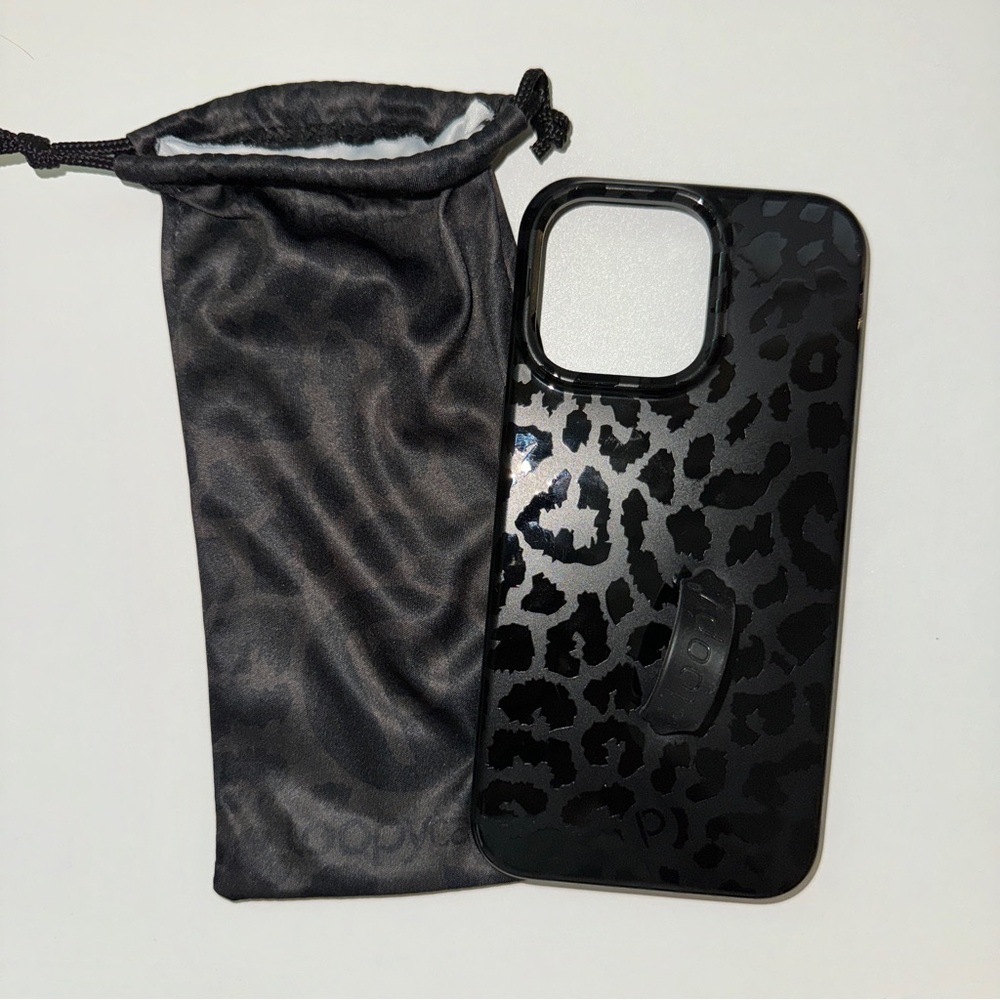 Black Leopard Matte iPhone 15 Pro Max Loopy Case🖤